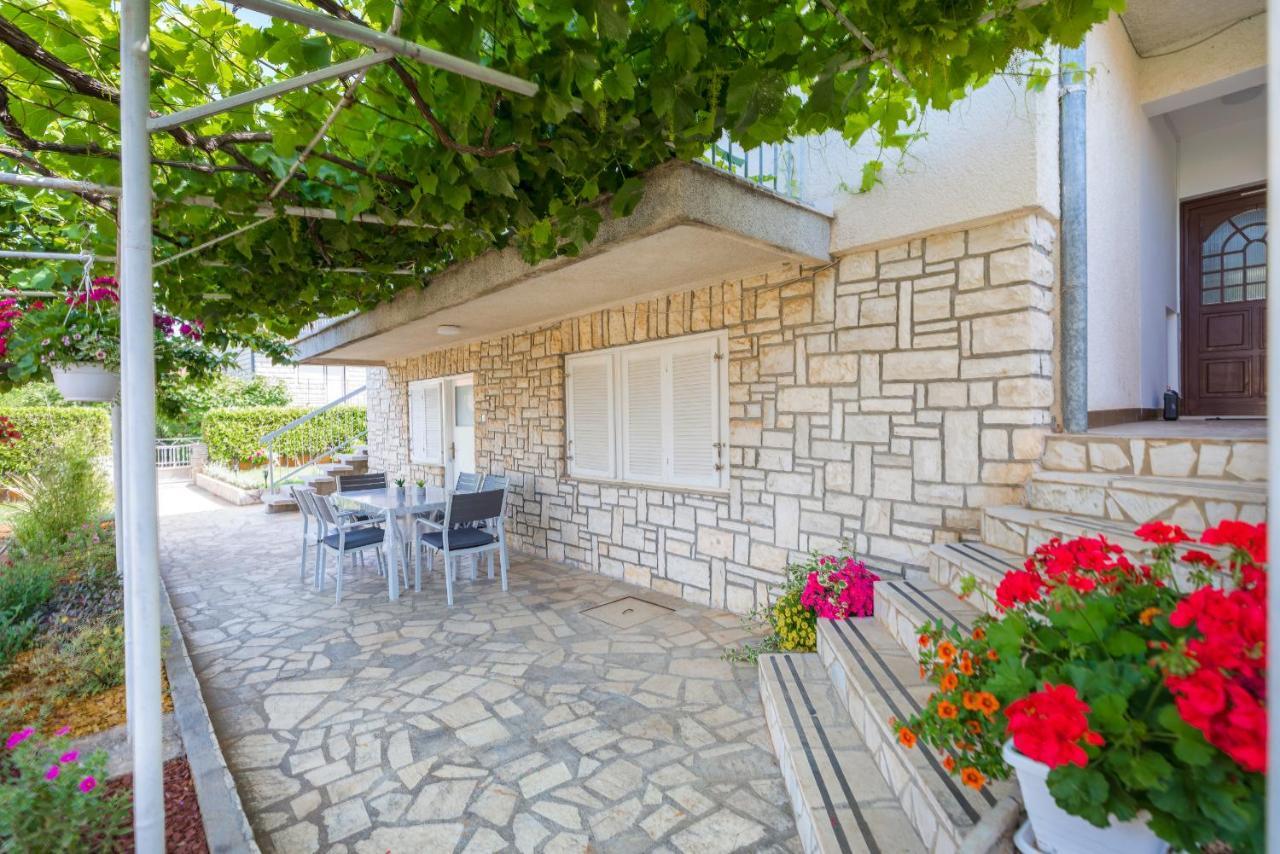 Apartment Tesic Close To The Sea With Shared 4Xbicycles Fažana Buitenkant foto