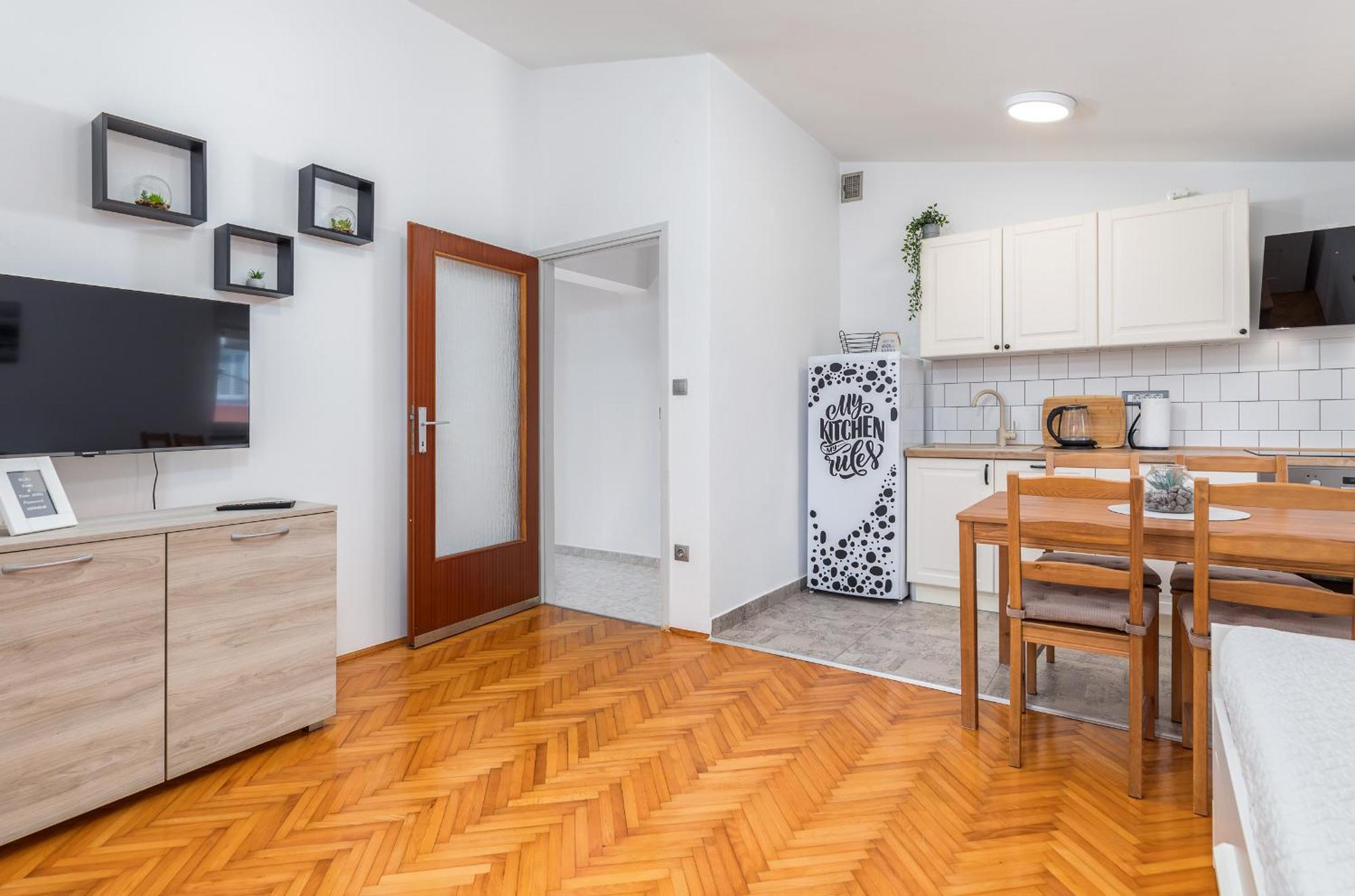 Apartment Tesic Close To The Sea With Shared 4Xbicycles Fažana Buitenkant foto
