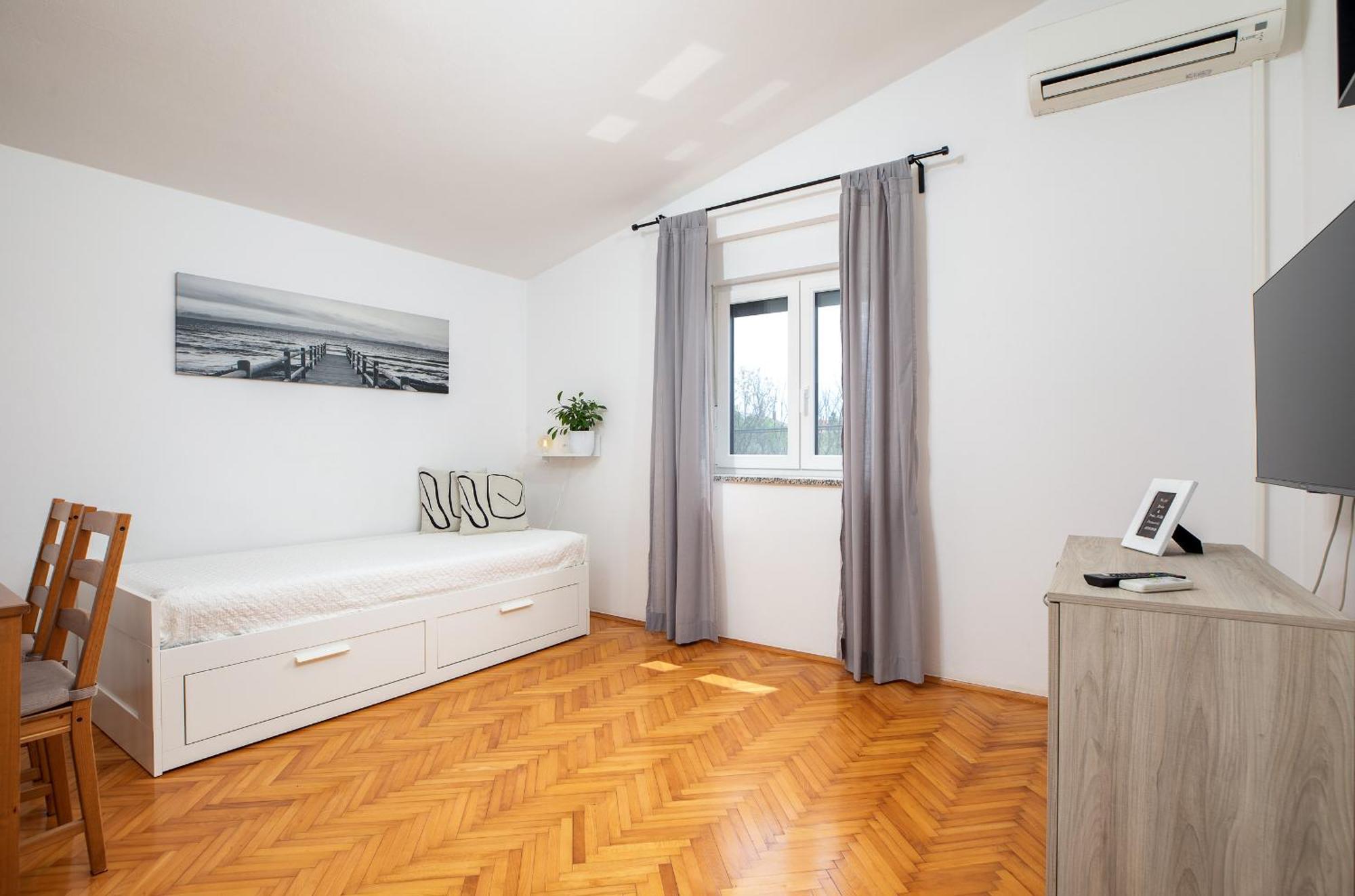 Apartment Tesic Close To The Sea With Shared 4Xbicycles Fažana Buitenkant foto
