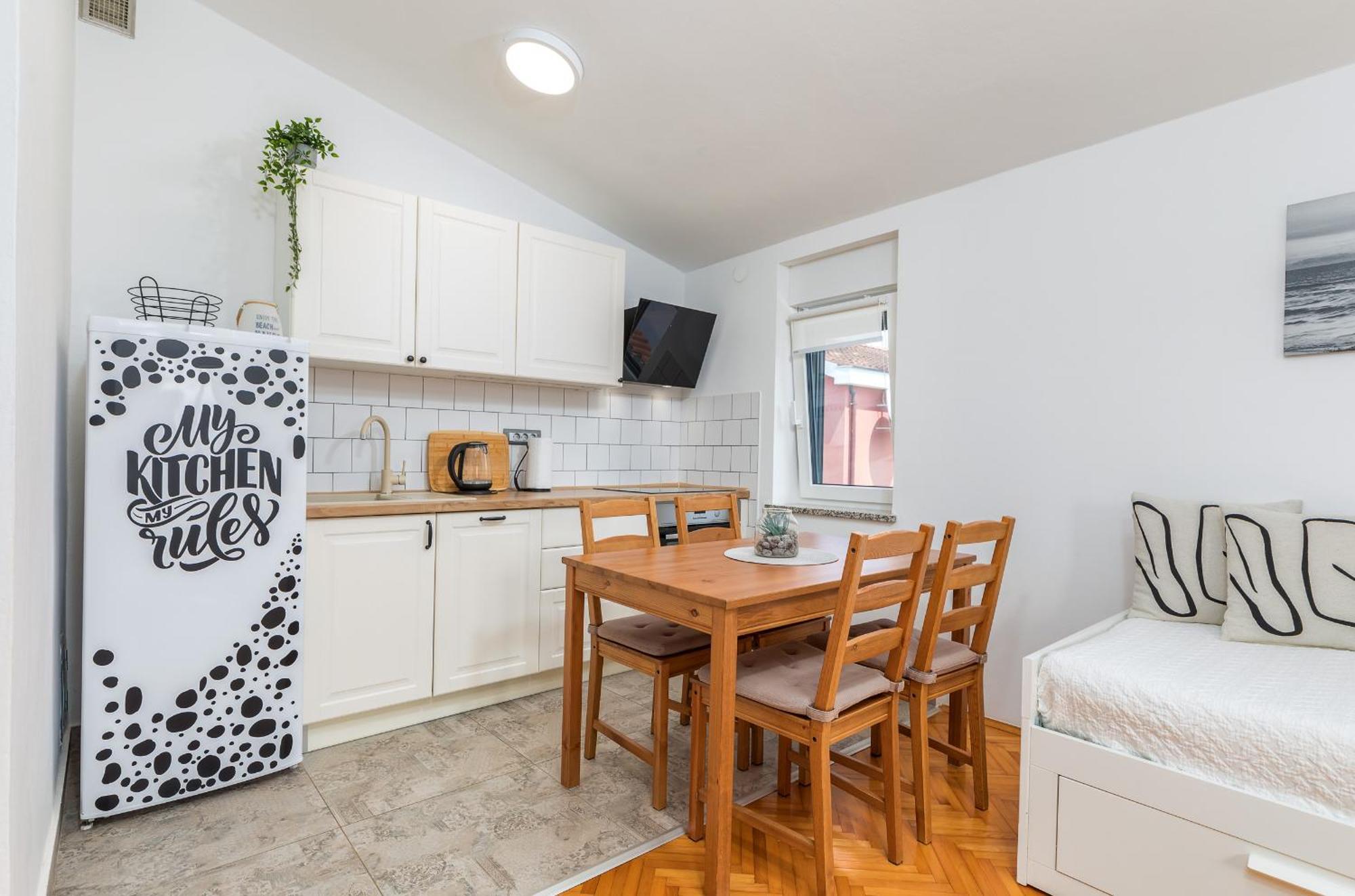 Apartment Tesic Close To The Sea With Shared 4Xbicycles Fažana Buitenkant foto