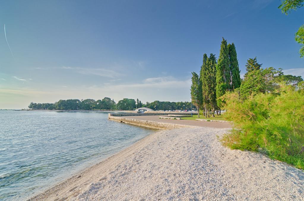Apartment Tesic Close To The Sea With Shared 4Xbicycles Fažana Buitenkant foto