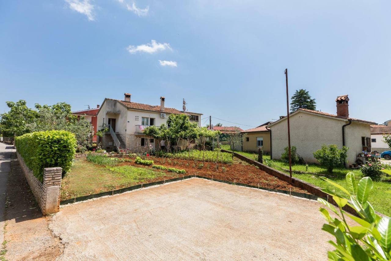 Apartment Tesic Close To The Sea With Shared 4Xbicycles Fažana Buitenkant foto